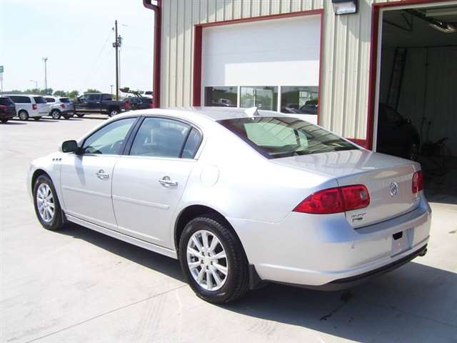 Buick Lucerne 2011 photo 5